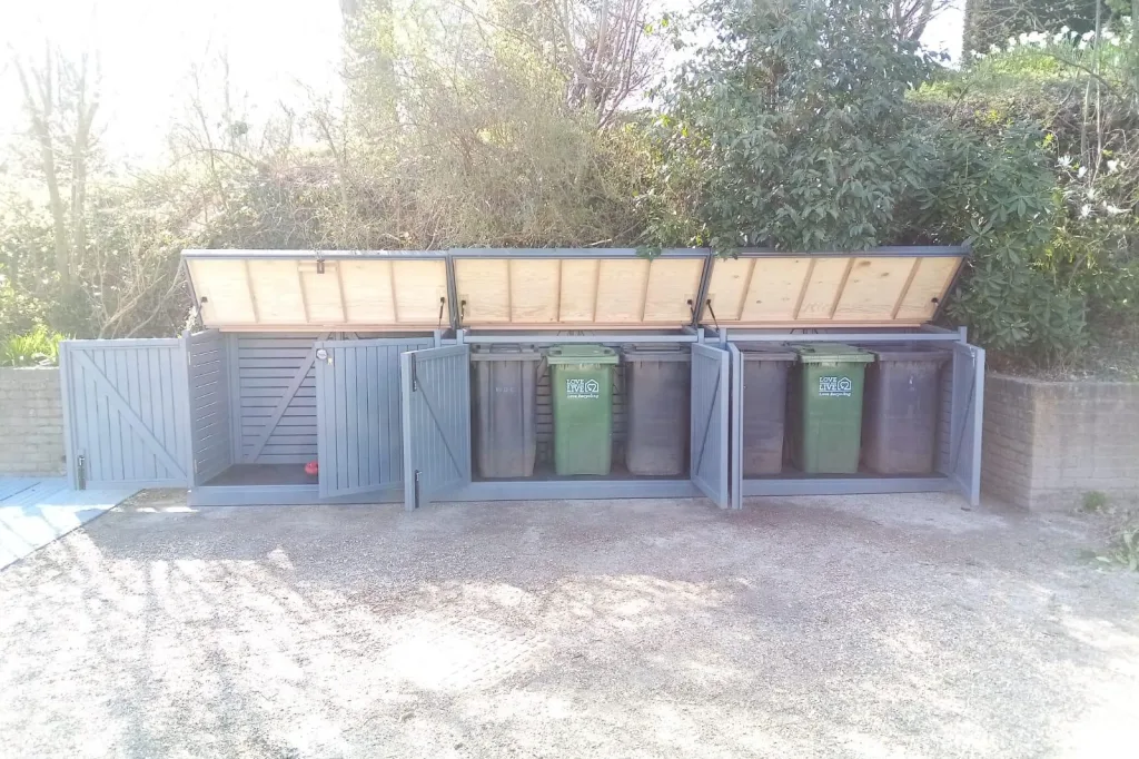 Mercury Grey P5 and 2 x trio bin stores with joining panel jnp