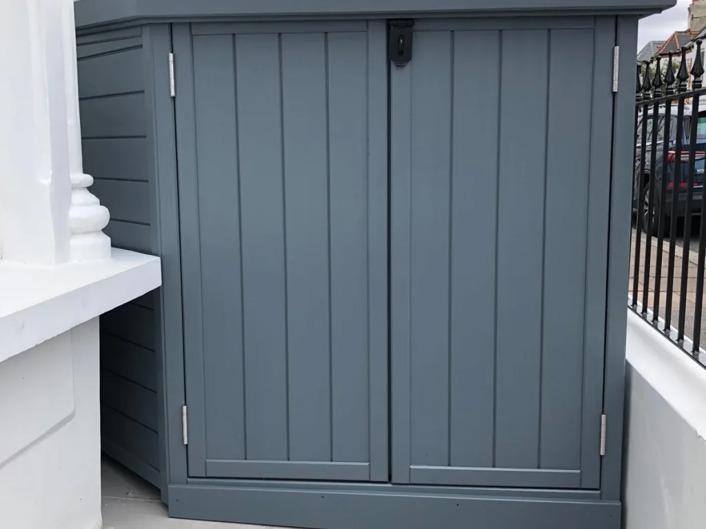 Bike bay mercury grey with skirting