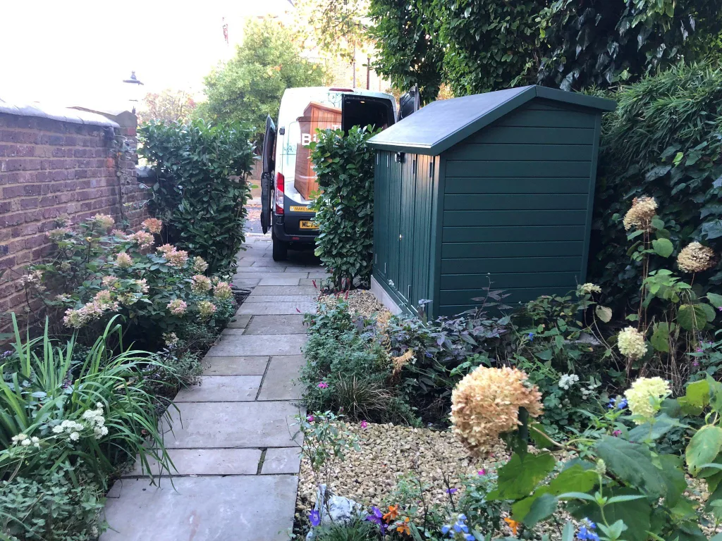 Side veiw spokshed in Cavepool grey