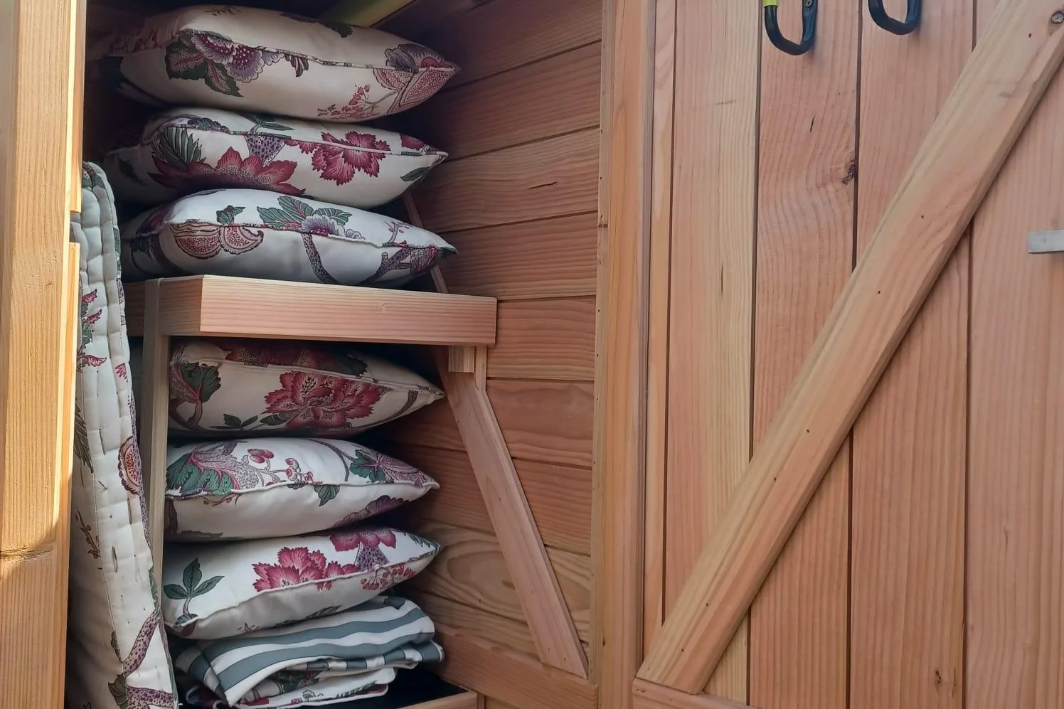 Packed Cushion Store