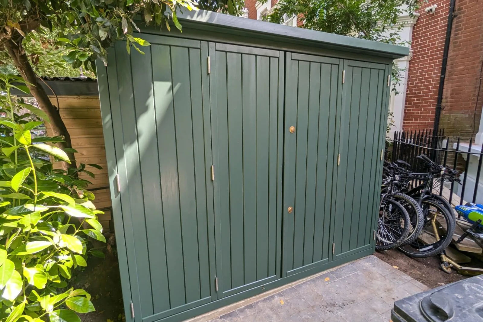 V shed Field green