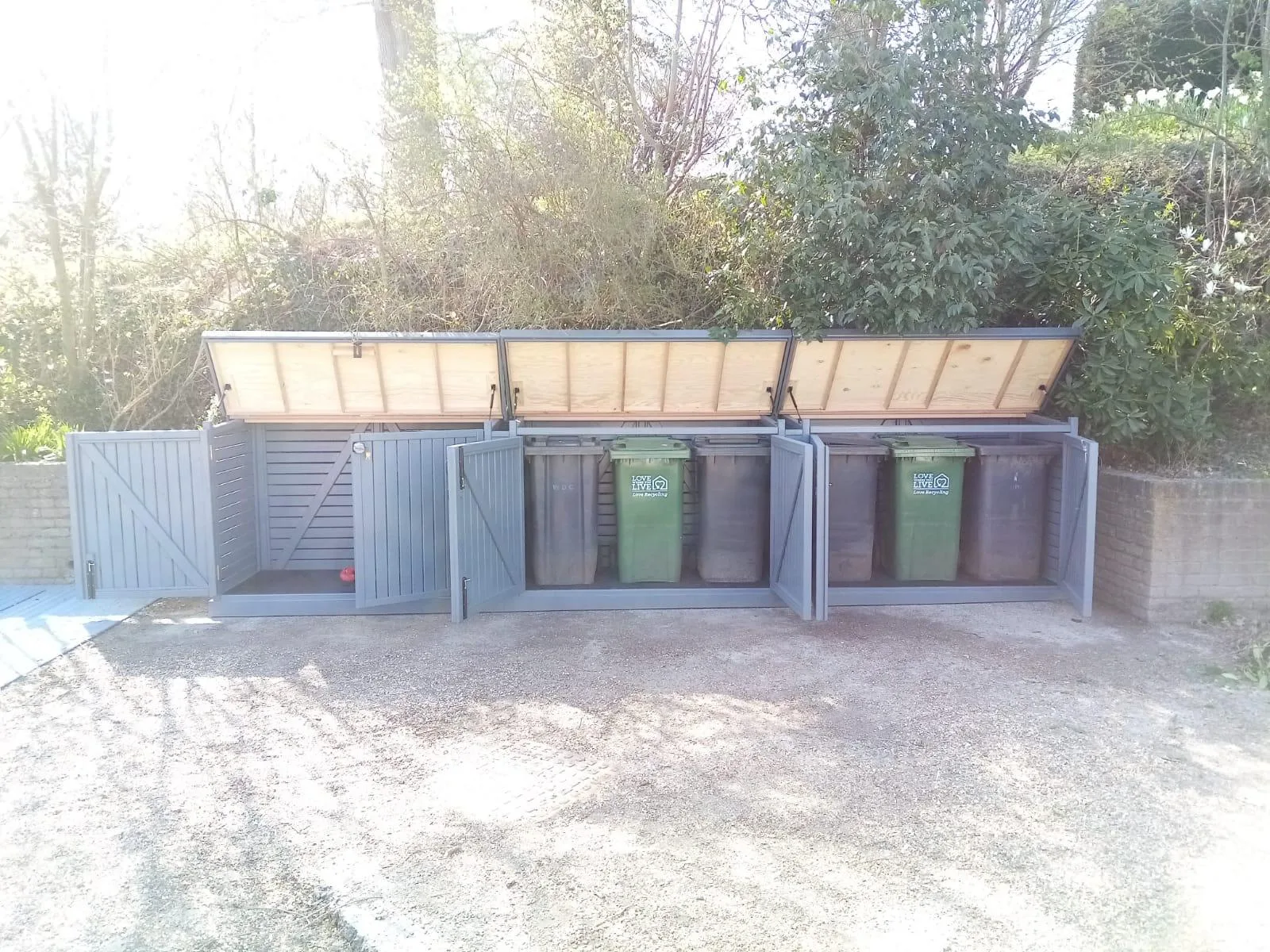 Mercury Grey P5 and 2 x trio bin stores with joining panel jnp