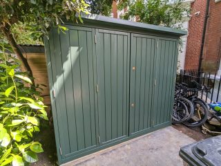 V shed Field green