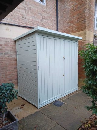 V shed cortyard